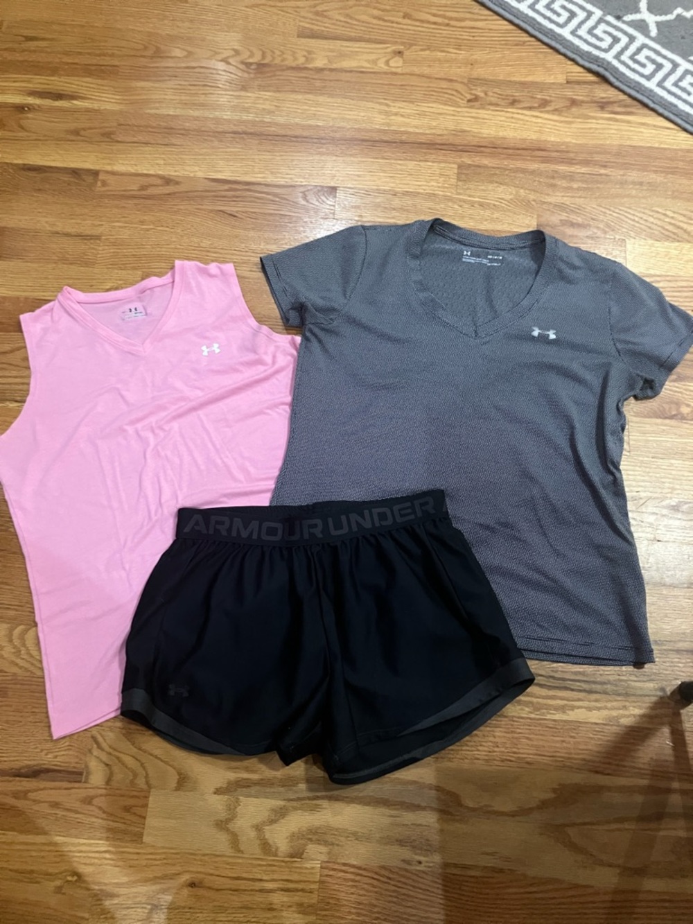 Under Armour Pink Tank, Gray V-Neck Tee & Black Athletic Shorts Sz M EUC